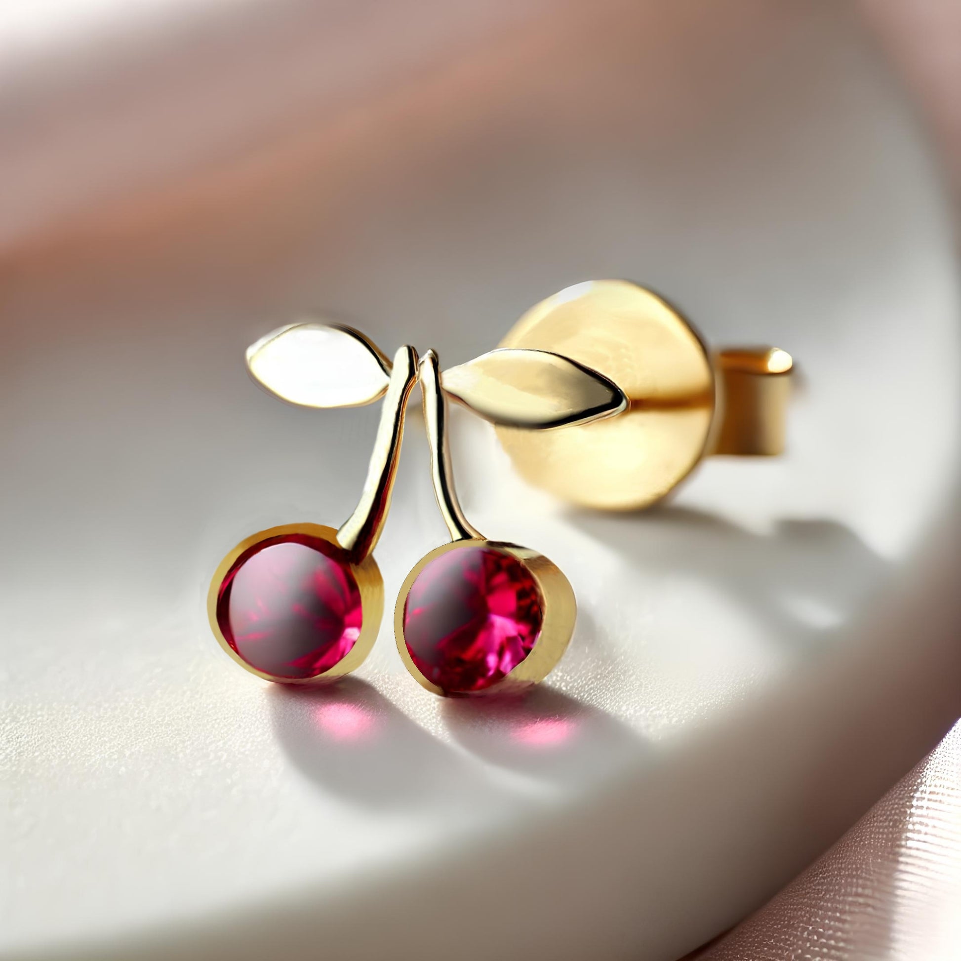 Cherry earrings gold 