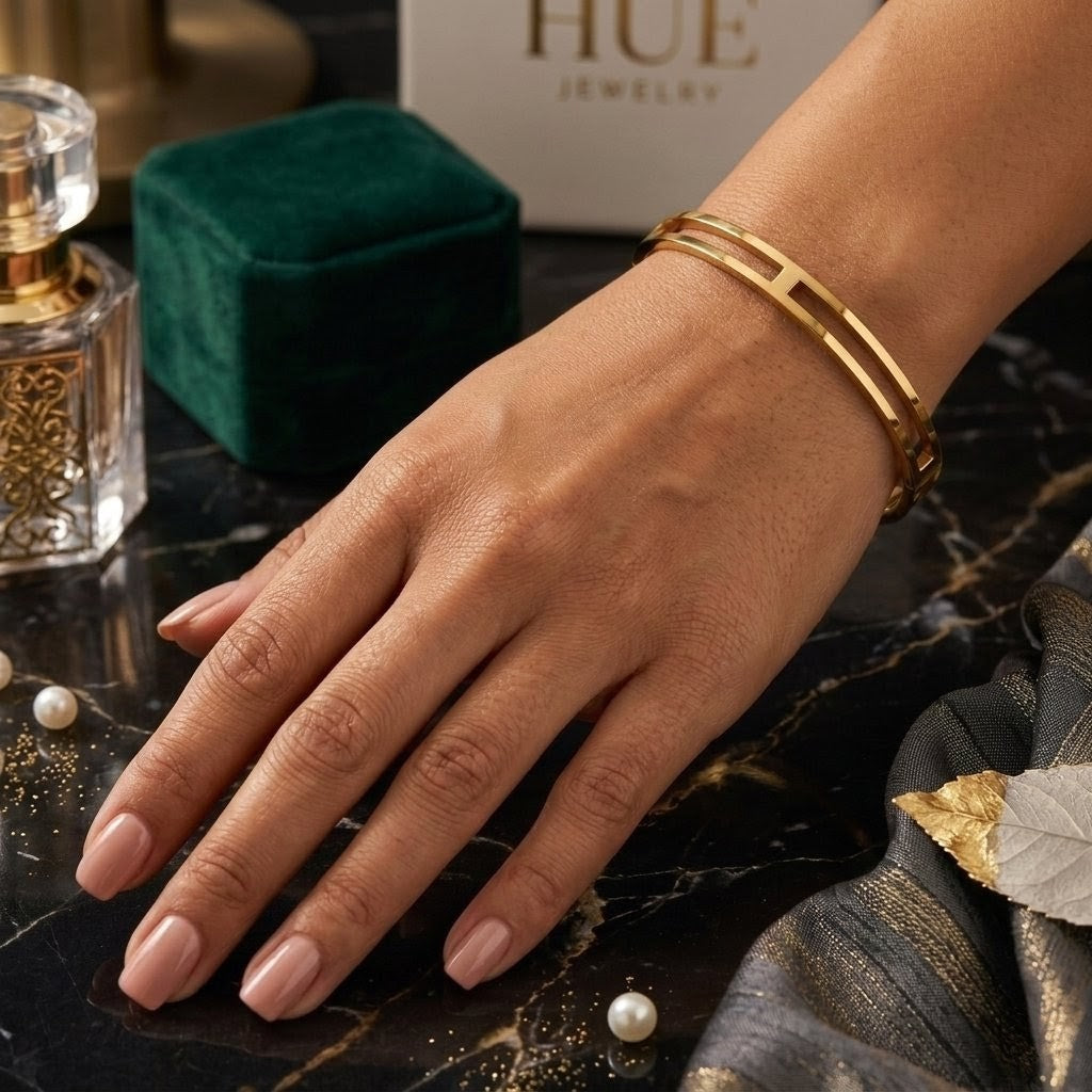 Gold luxury office wear bracelet 