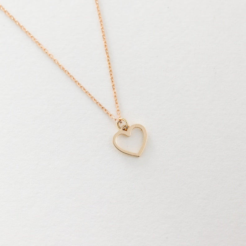 Gold plated necklace chain heart pendant 