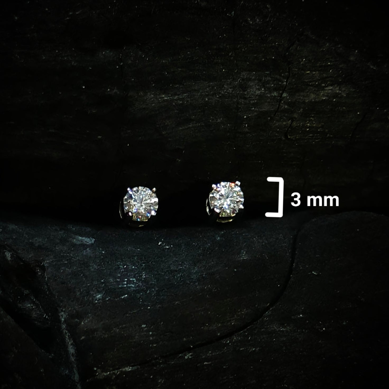 Moissanite diamond 3 mm studs