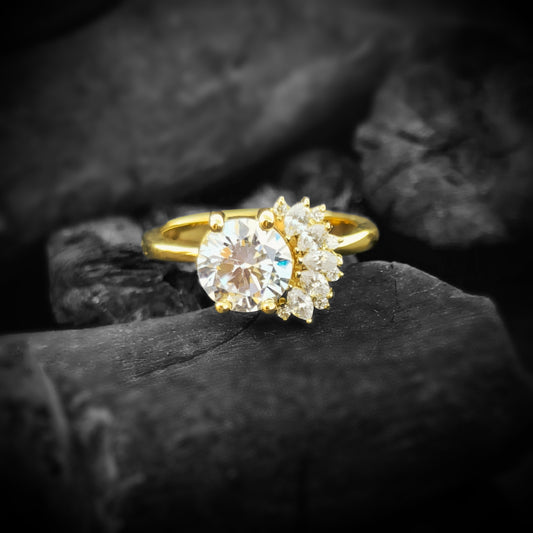 Round cut Marquise cut moissanite diamond ring 