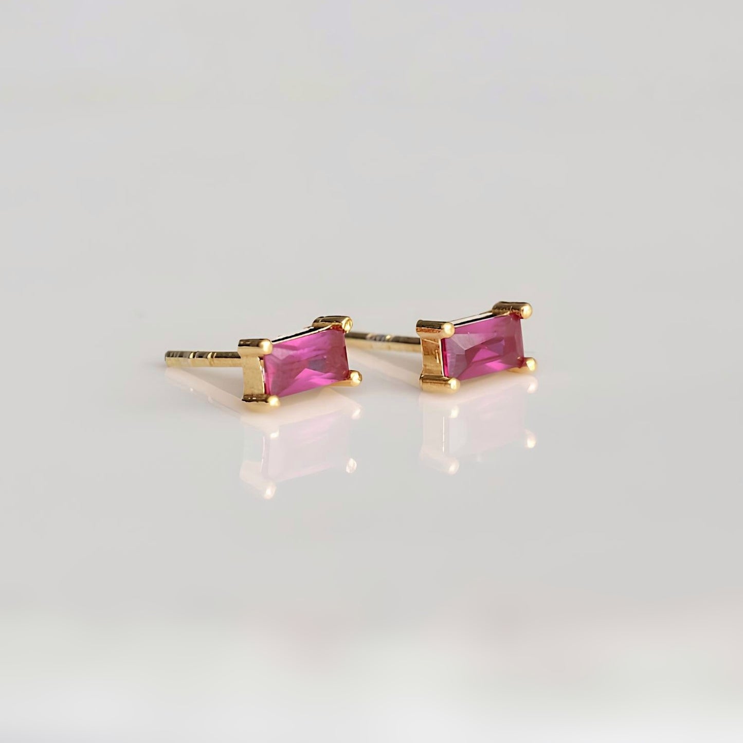 Ruby Earrings studs gold 