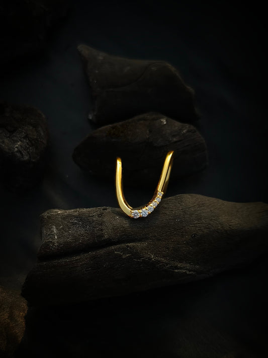 V shaped ring gold 